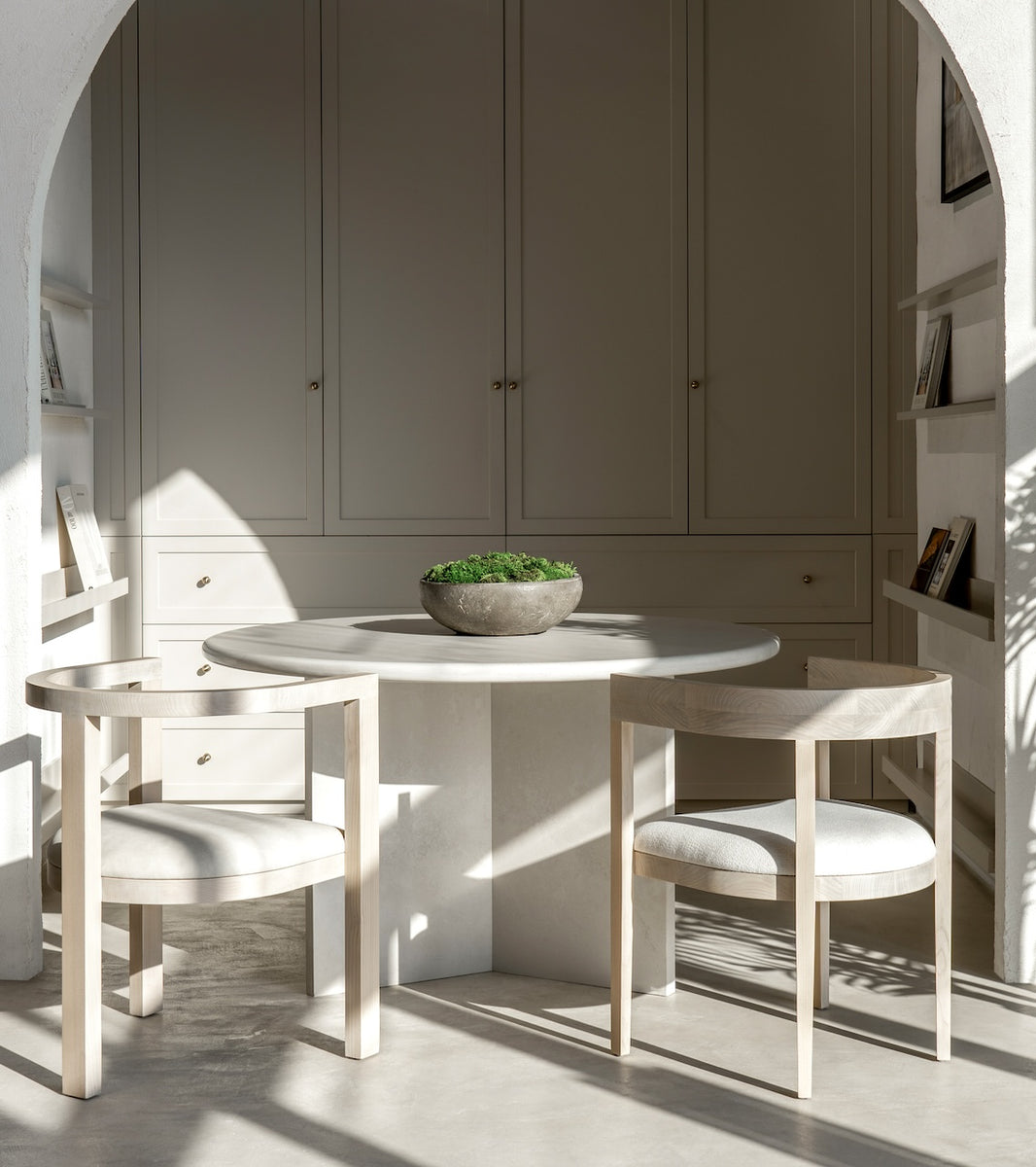 Buy Iris Dining Table Online in Dubai