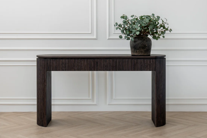 How To Choose Your Console Table