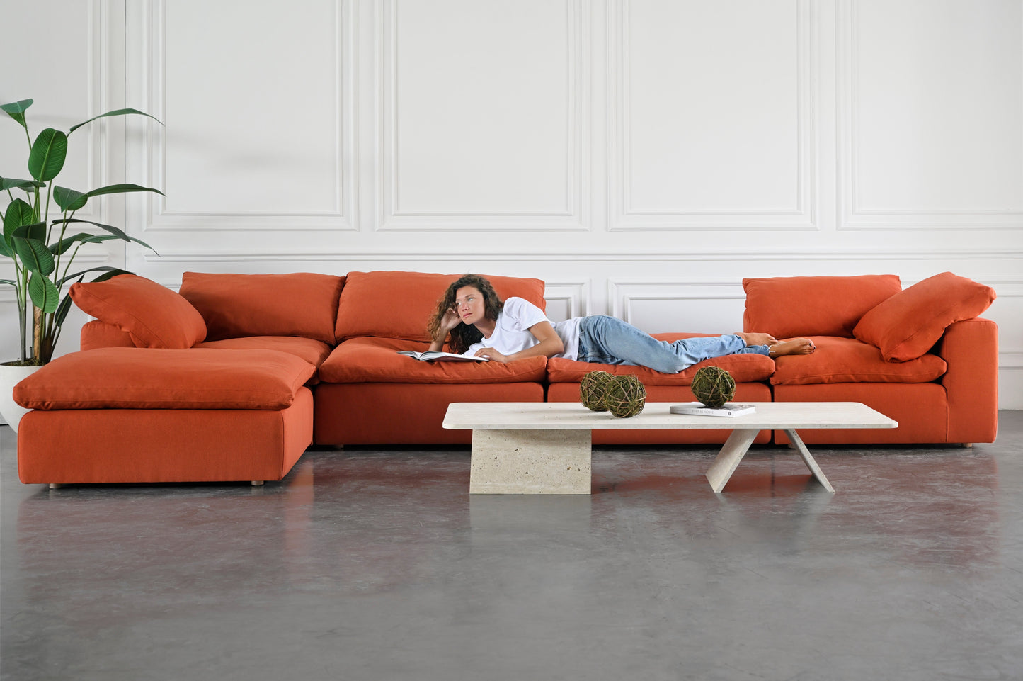 10 Best Furniture Ideas for a Living Room on a Budget