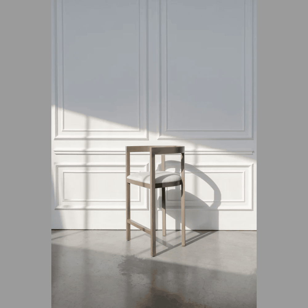 Best Wooden vs Metal Barstools in Dubai